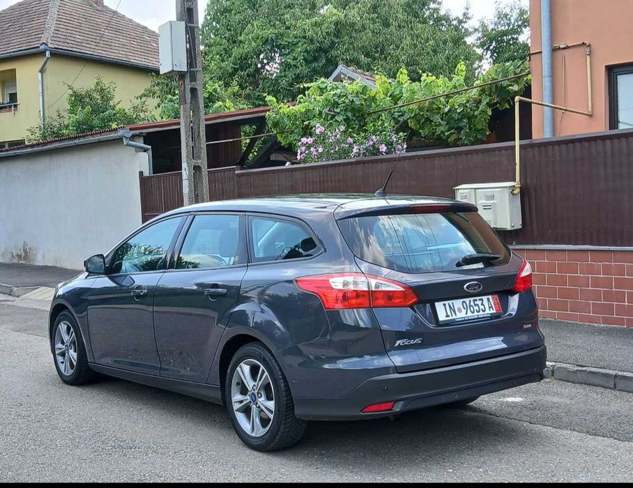 Ford focus . autoturism deosebit