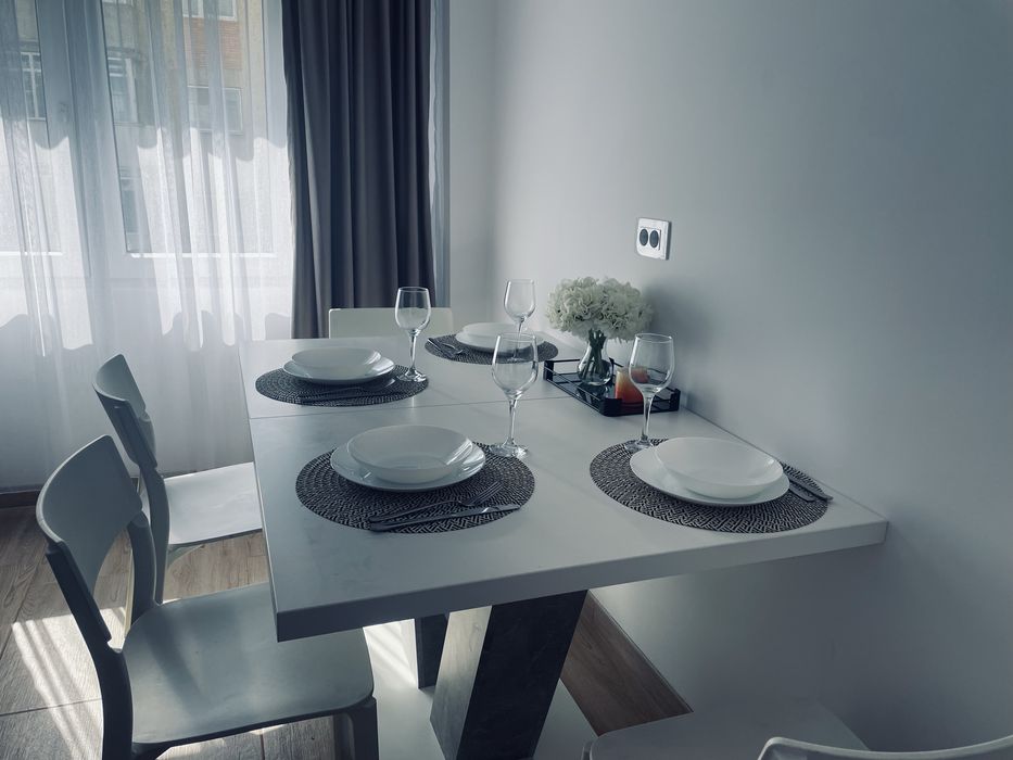 Inchiriez apartament cu 2 camere in regim hotelier zona ultracentrala