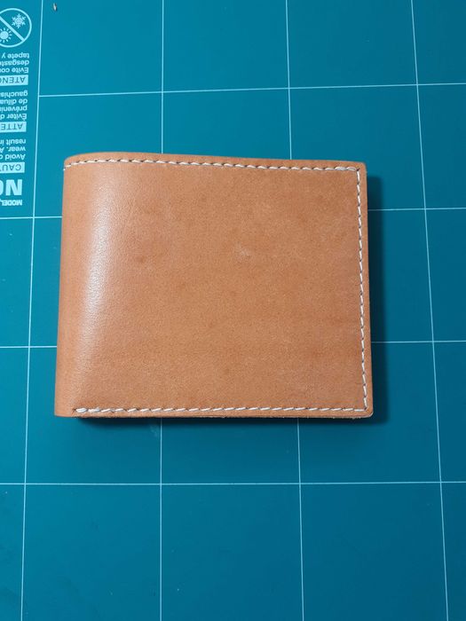Портофейл.Италианска раститилна дъбена кожа.Седларски шев.