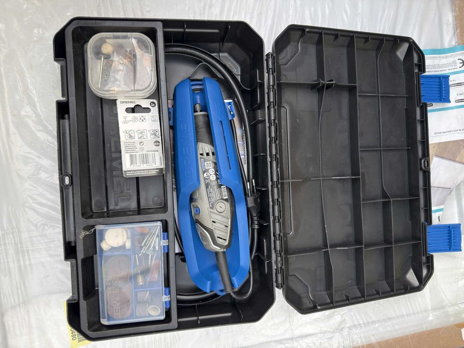 Unealta multifunctionala / polizor / cutter Dremel 3000 Defect