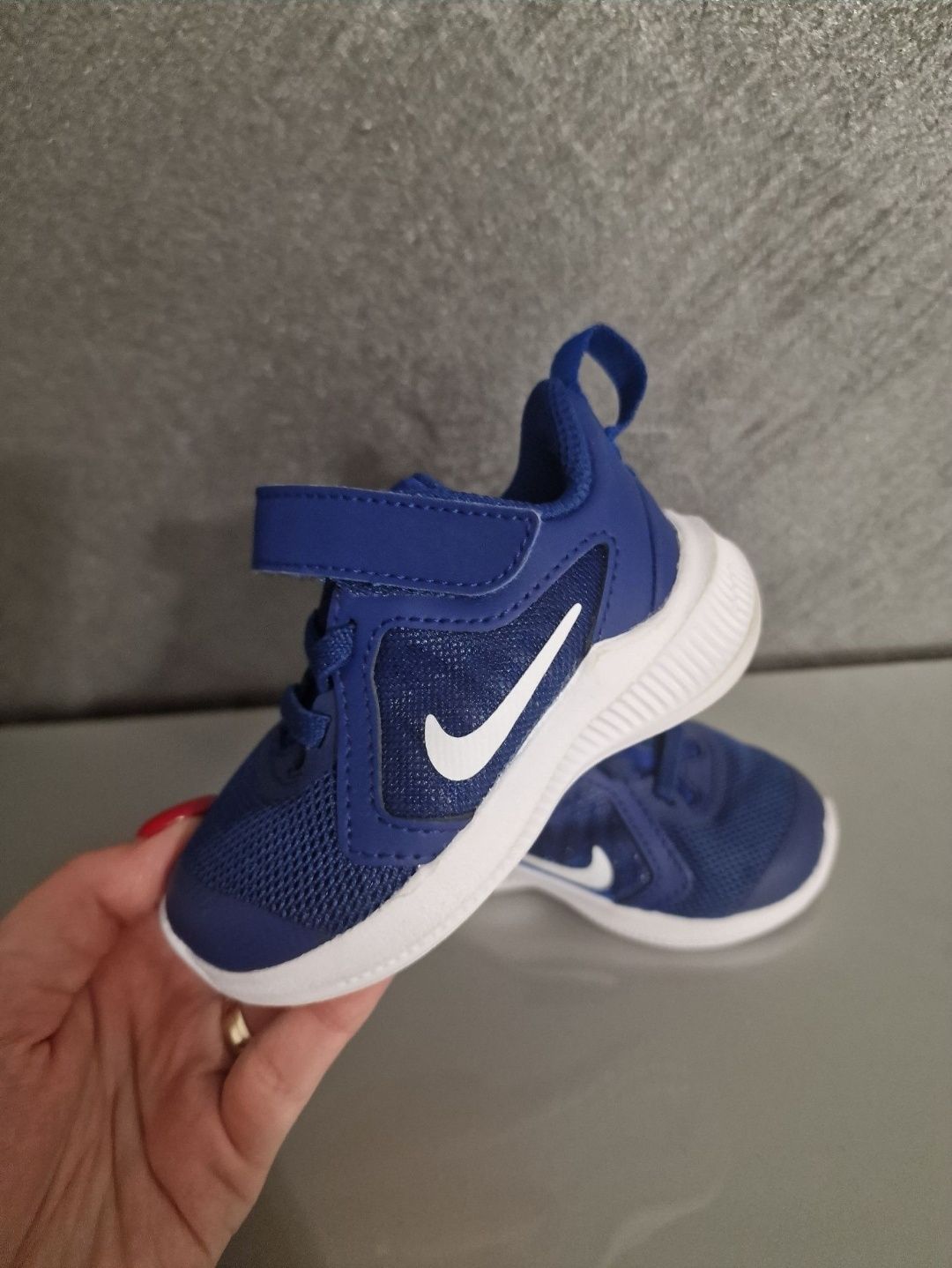 Adidasi Nike mărimea 18.5