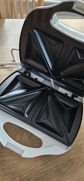 Тостер за сандвичи