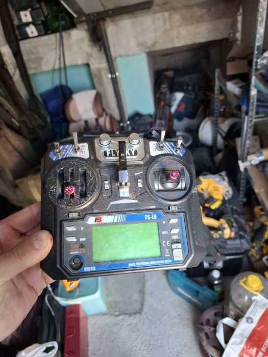 Лодка за захранка Туше