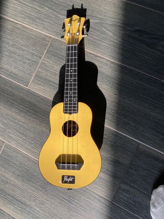укулеле FLIGHT