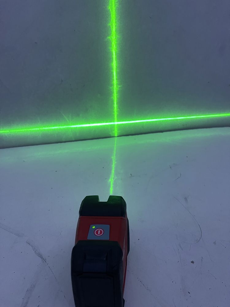 Hilti laser PM 2LG verde aliniat pereti faianta mobilier montaje bosch