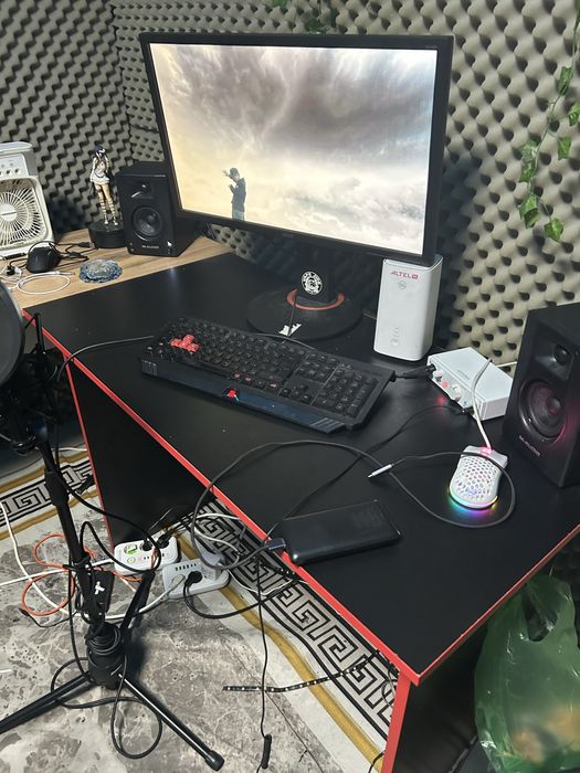 Компьютерный стол