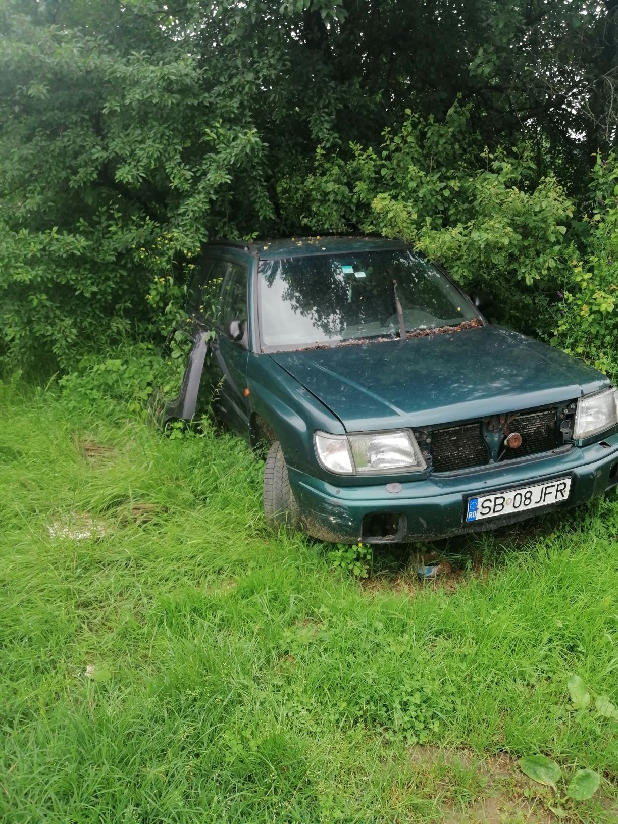 Subaru forester din 1999 și 1998