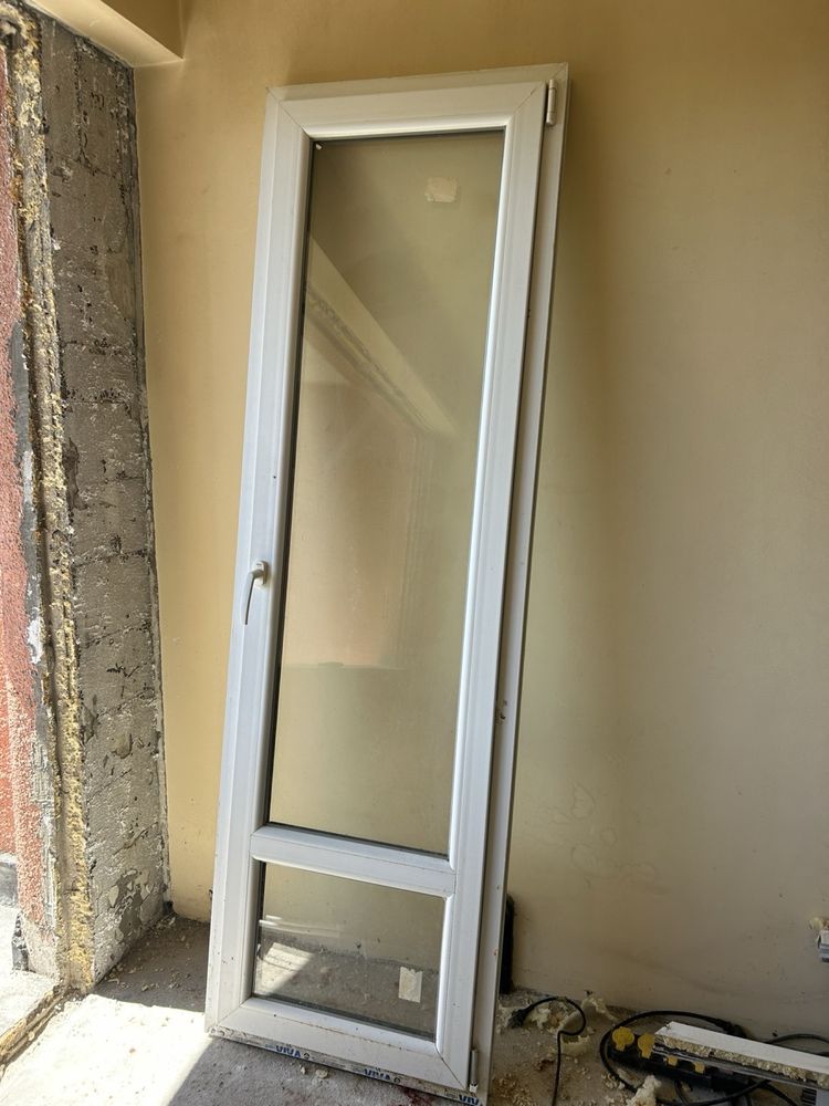Продавам PVC врата 220/68