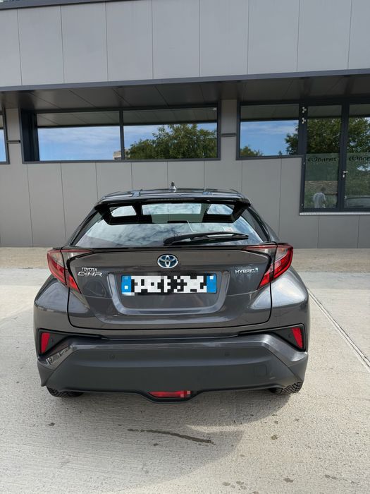 Toyota C-HR 1.8 Hybrid Гаранционна