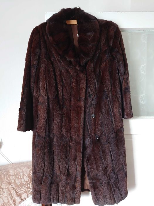 3 haine blana-Vizam (nurca), Karacul (Astrakhan), miel negru+accesorii