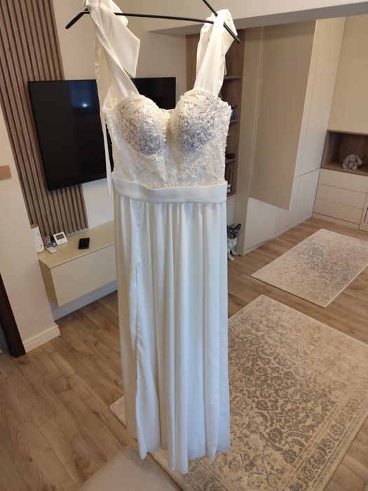 Vand rochie de mireasa