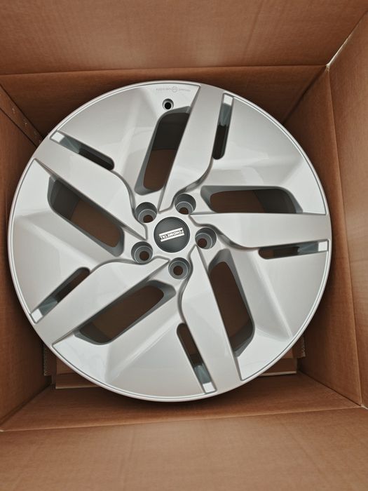 Vand jante de aliaj pentru Tesla pe 19 marca Fondmetal
