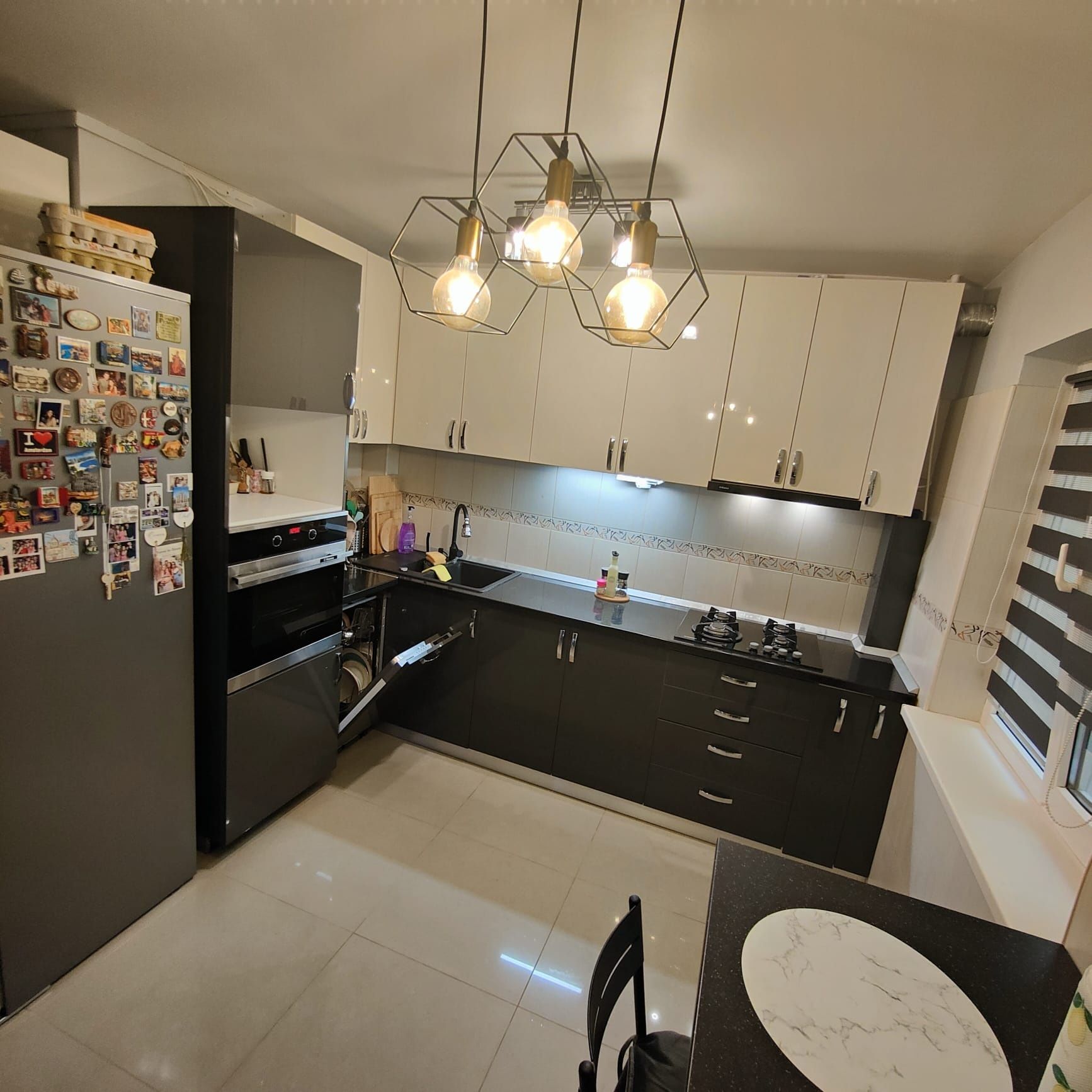 Apartament 3 camere Pantelimon – renovat, mobilat, decomandat