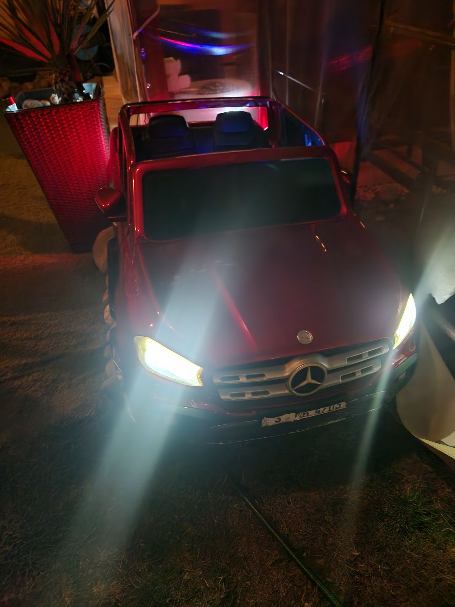 Двуместен Акумулаторен Джип Mercedes X-Class