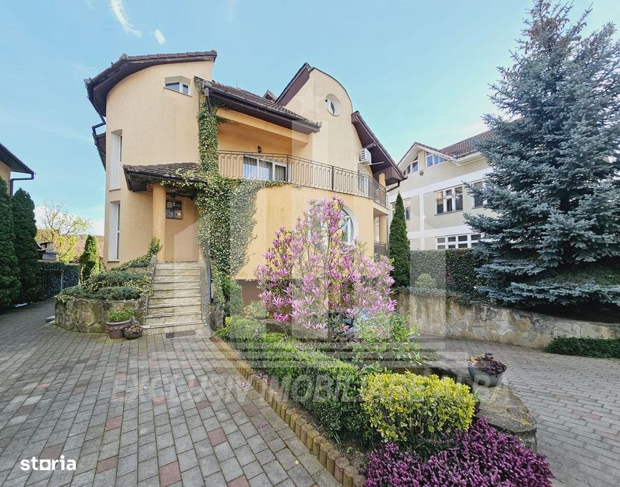 Casa individuala | Pensiune | 550 mp | 1100 mp teren | Cetate