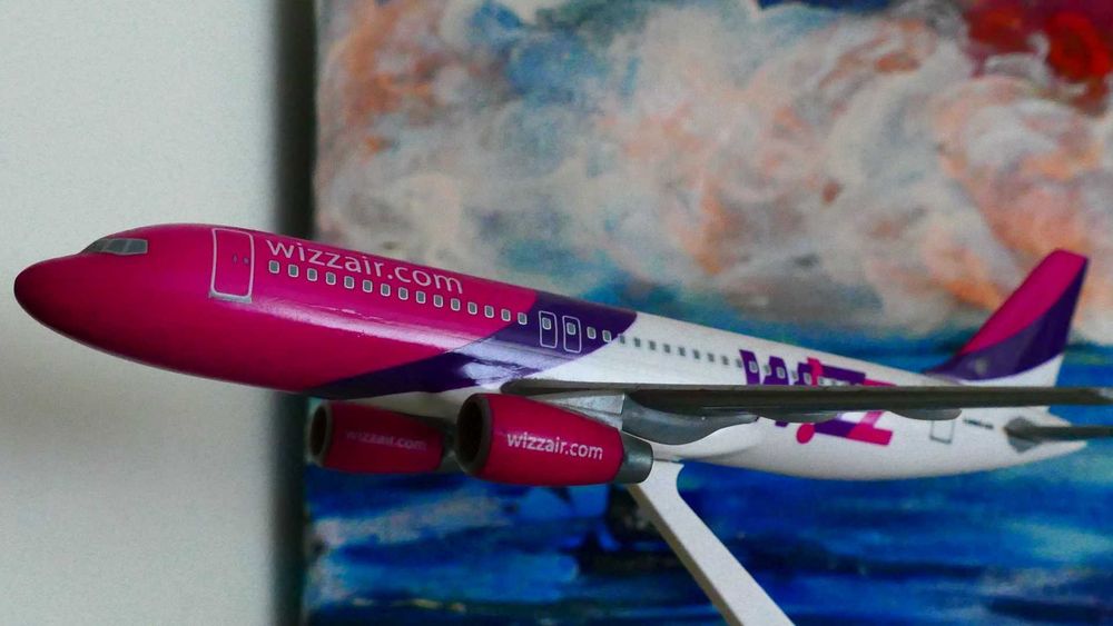 Unicat Absolut: Avion Wizz Air macheta A320