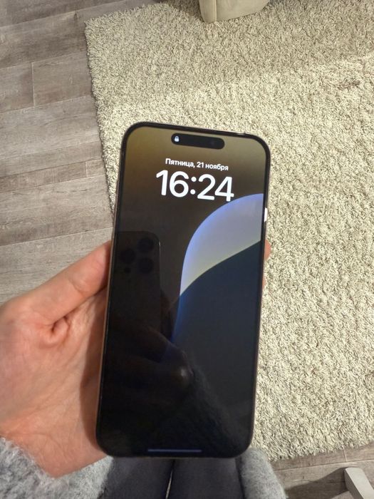 Продам айфон 16 про Мах