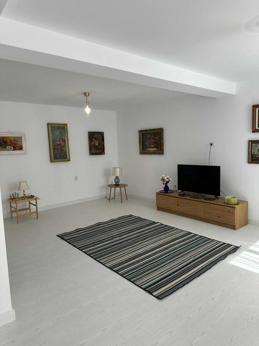 VIND imobil ultracentral singur in curte ALEEA  Democratiei nr 8