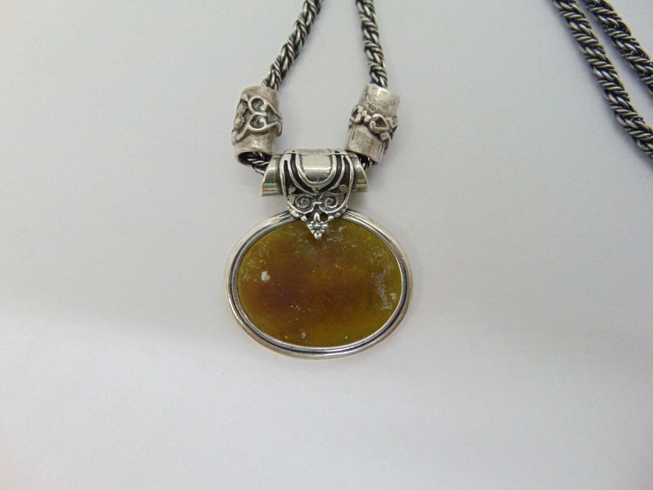 Colier si pandantiv din argint cu sticla de mare