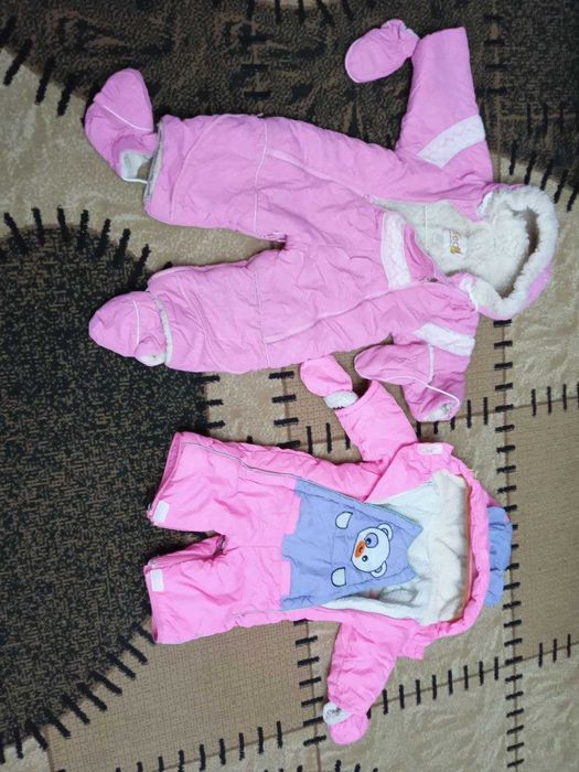 продаются детские комбинезоны