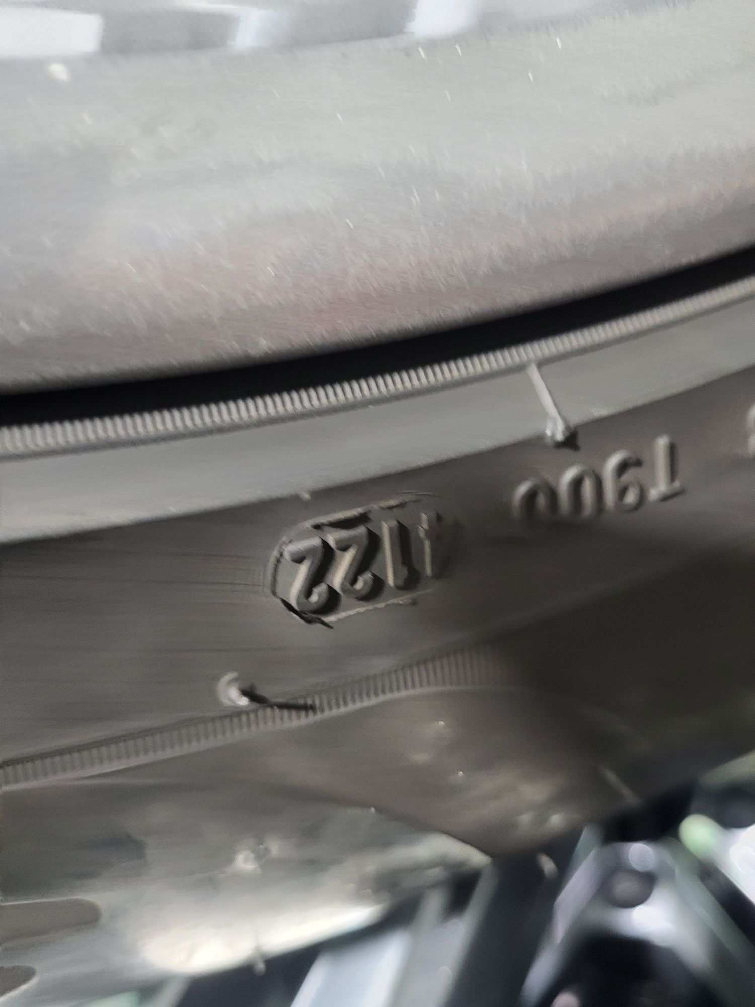 4 бр зимни 235/60/18 дот 22г Pirelli