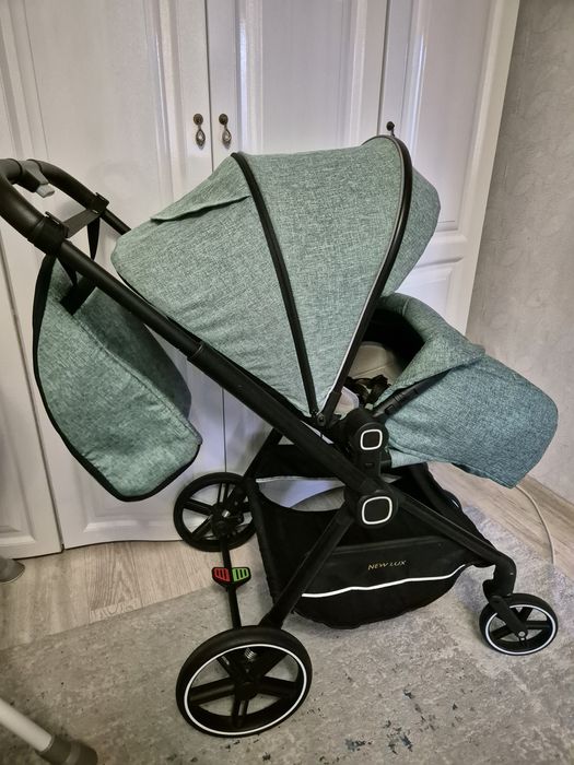 Продам коляску..