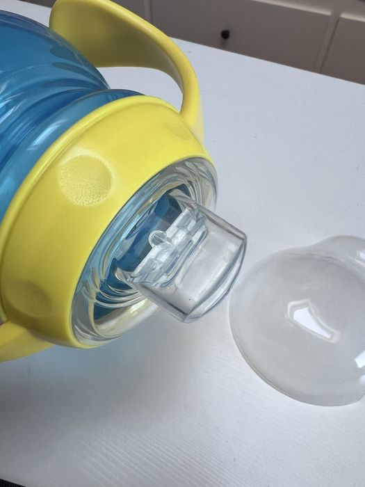 Cană Tommee Tippee nefolosita– duză silicon moale, anti-vărsare