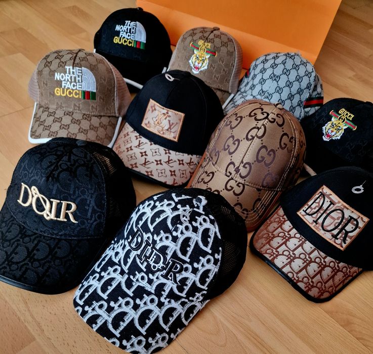 Sepci reglabile unisex diverse nuanțe, saculet, etichetă