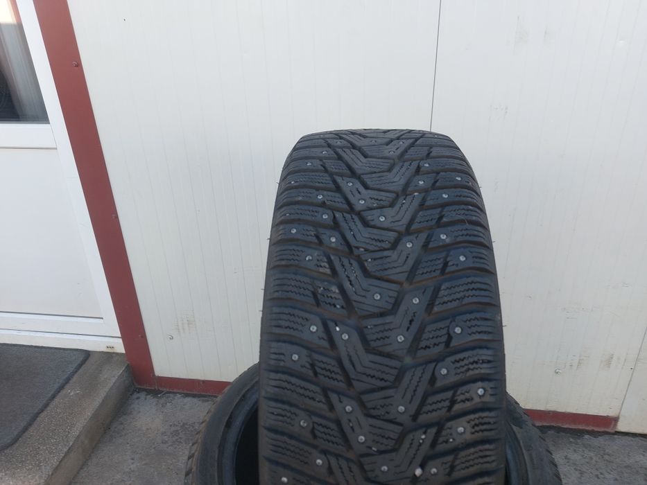150 lei bucata! Anvelope CRAMPONATE M+S/IARNA 225 40 18 Hankook! 8 mm