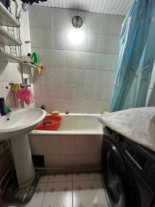 Продается квартира 
Срочно продаётся квартира 
4 комнатная/9 этаж
9 эт