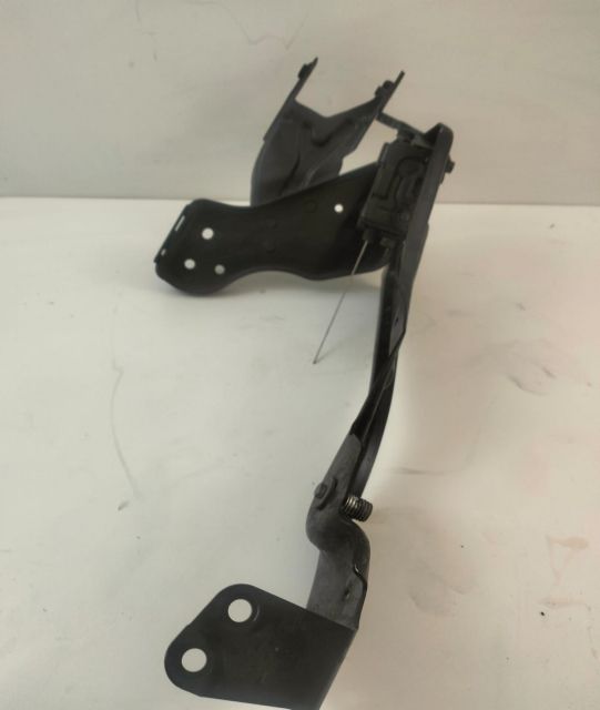 Suport far stanga A2046200191 Mercedes-Benz C-Class W204/S204