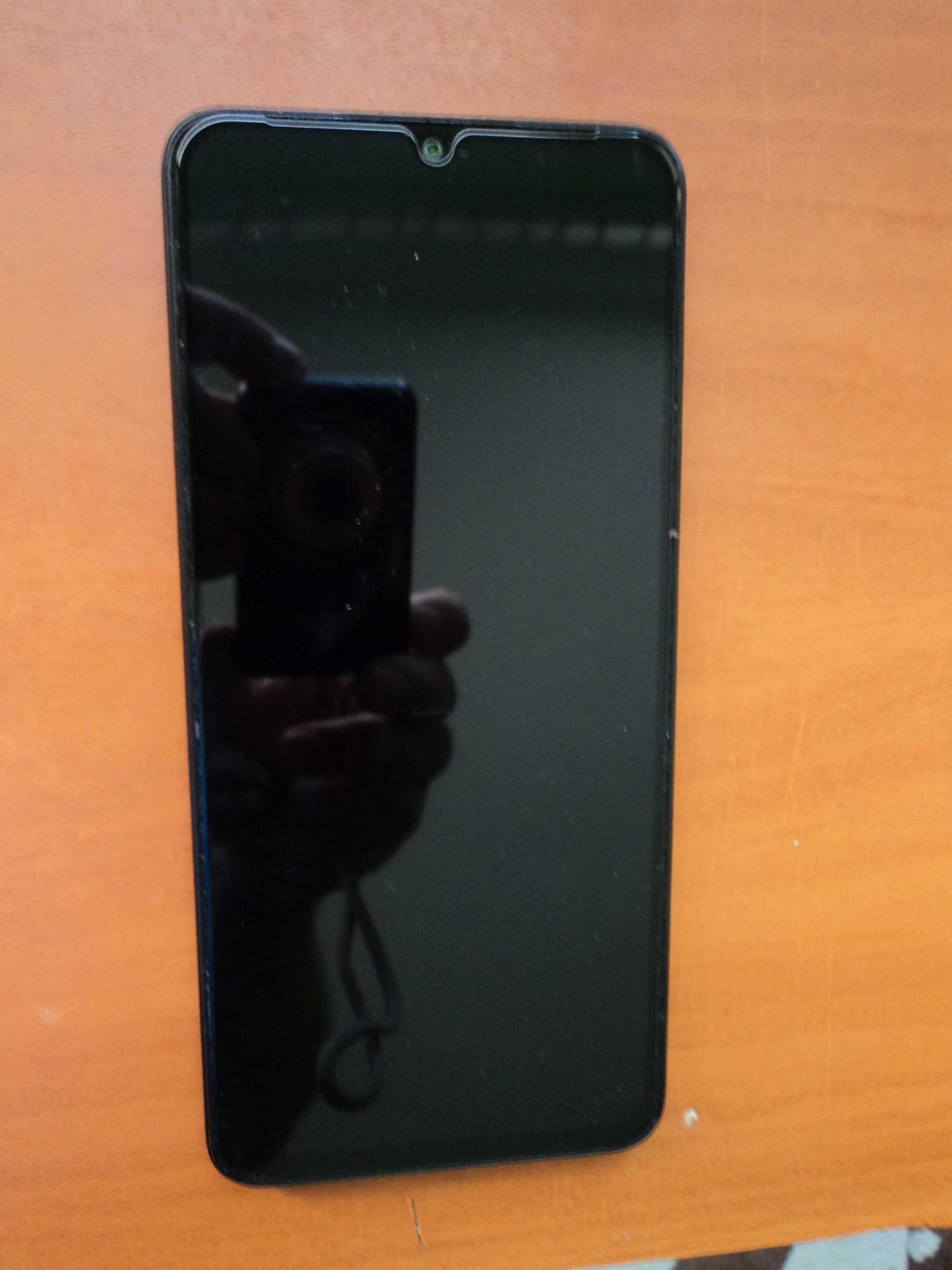 Продавам смартфон  - Xiaomi  Redmi 13C  в гаранция
