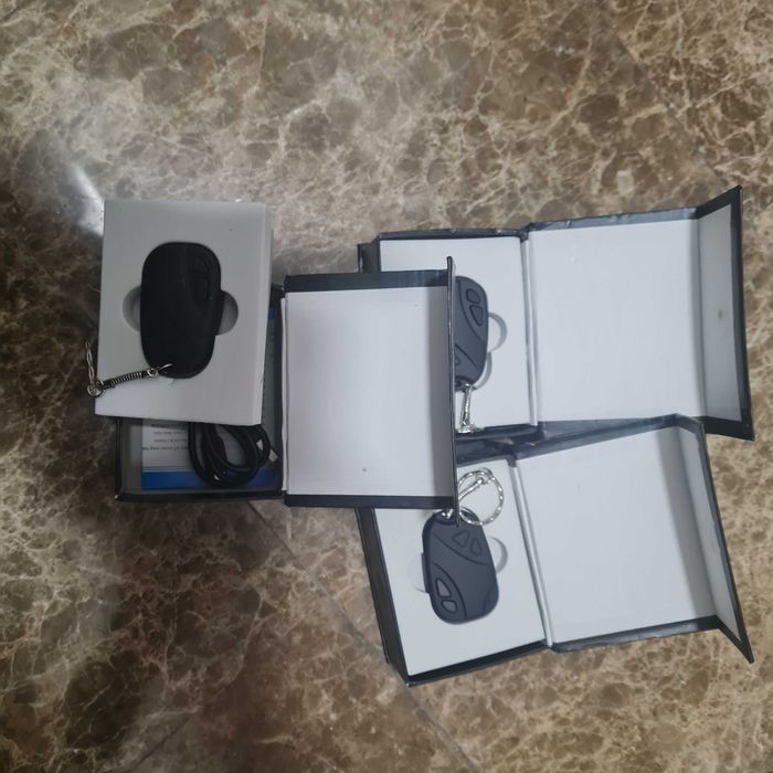 Breloc cu camera cu slt card ..3 buc .necesita schimbare baterie