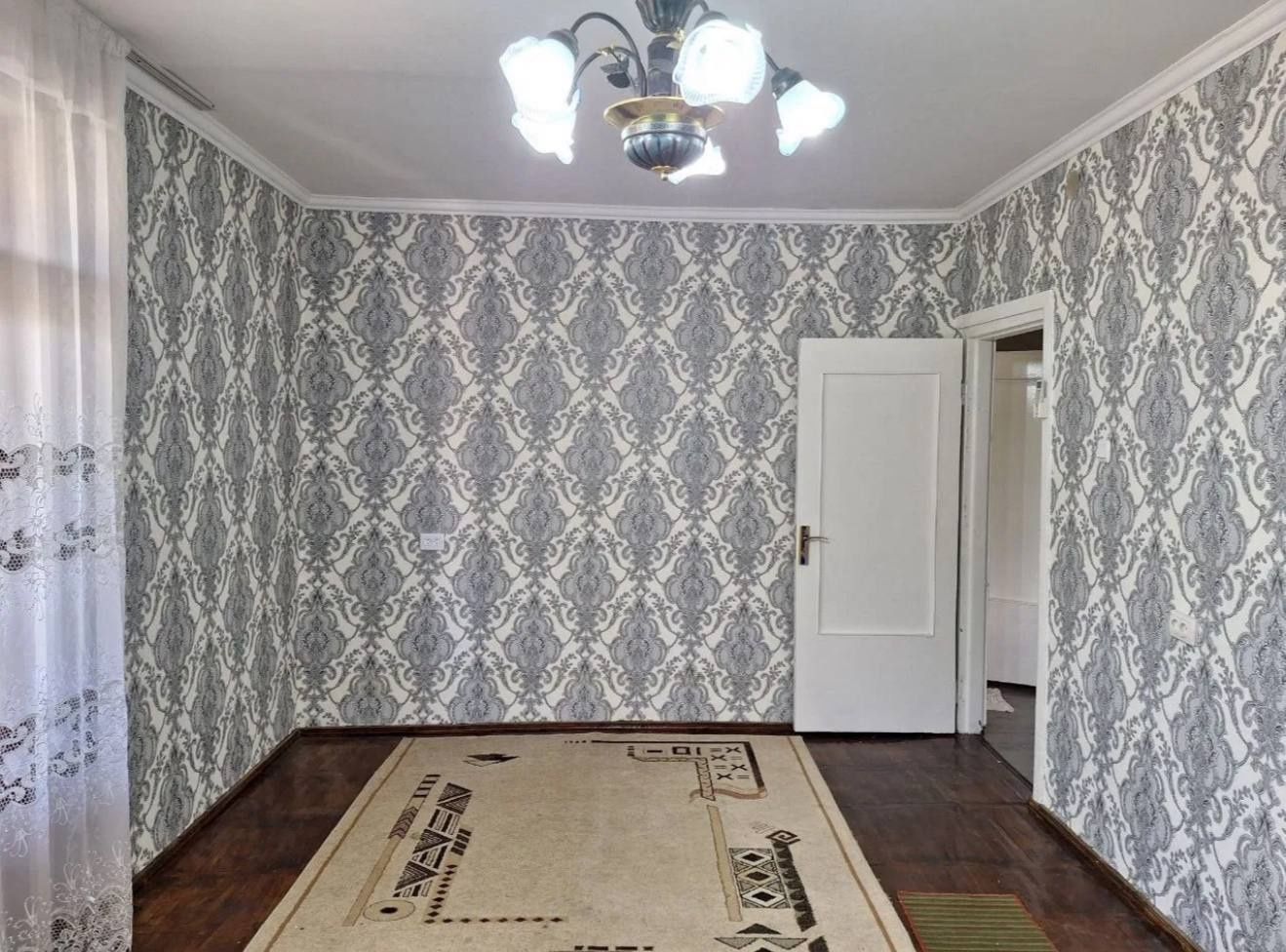 Продаеться 3ком юнус абад 8