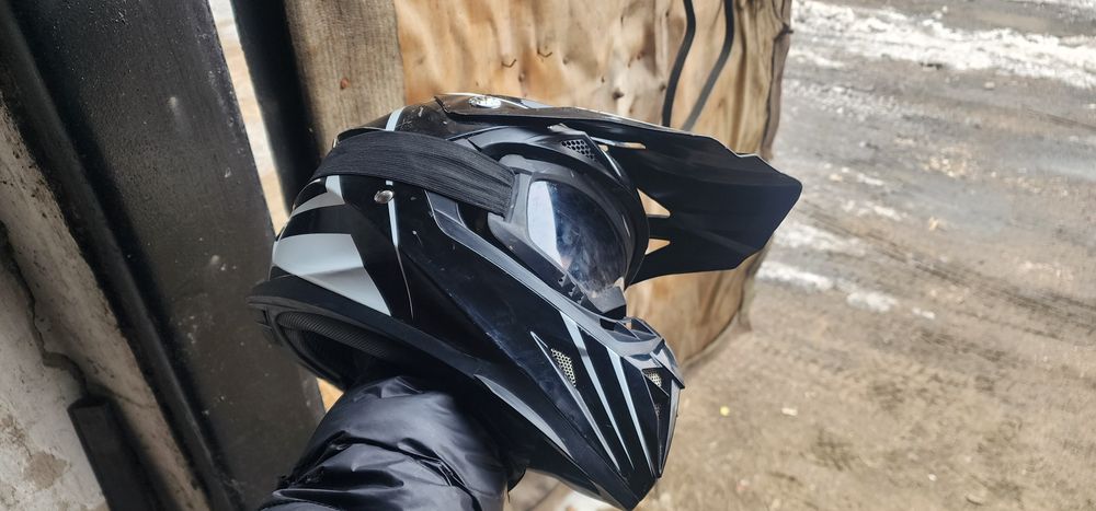 Продам шлем кроссовый