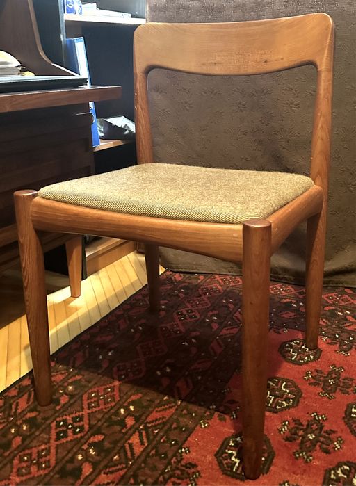 scaun mid century danemarca lemn de tec tapiserie originala