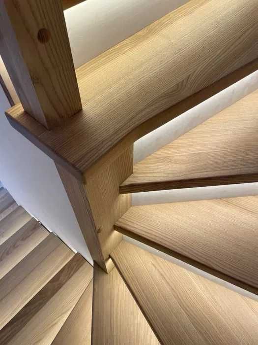 Лестницы из дерева. Производство, установка, обшивка