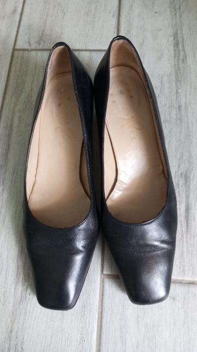 Нови обувки, кожа, набук