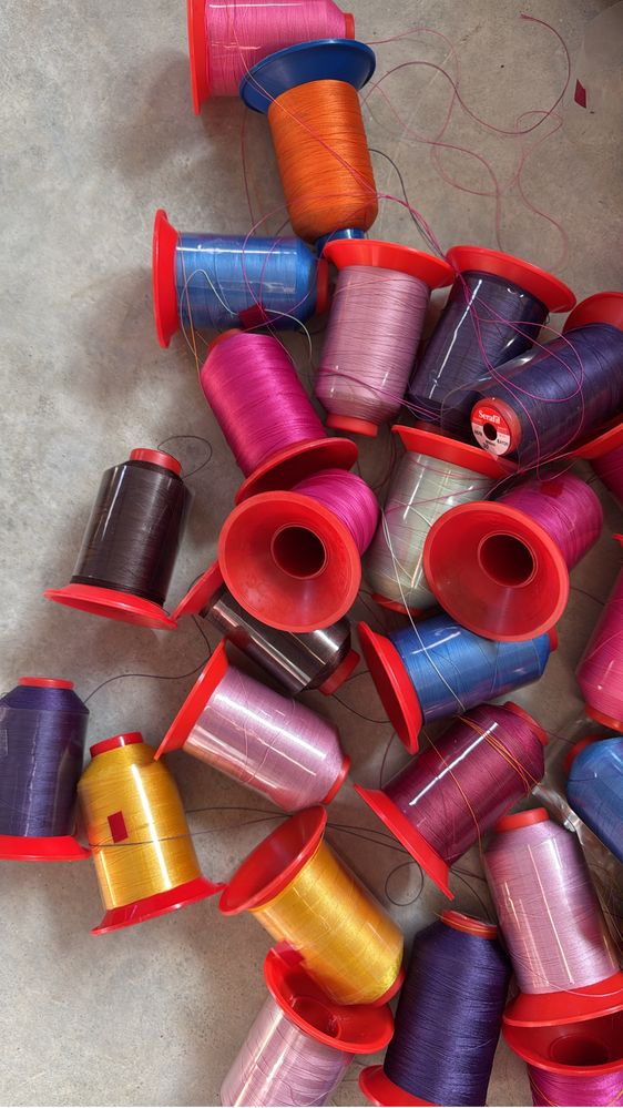 Vand ata de cusut  serafil/ tapiterie auto/ volane/ portofele/ pantofi