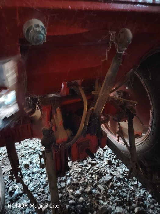 Tractor U650 cu remorca si plug