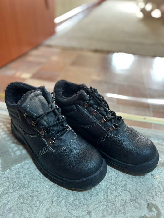 Етік сатылады бағасы 5мын 42размер