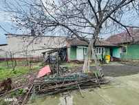 Casa de vânzare 3 camere, 2 intrări, acces auto în curte Gradiste Arad