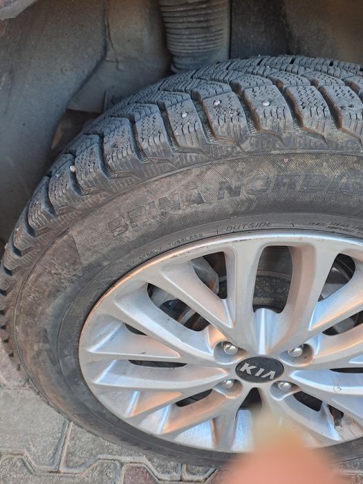 Продаю зимние шины