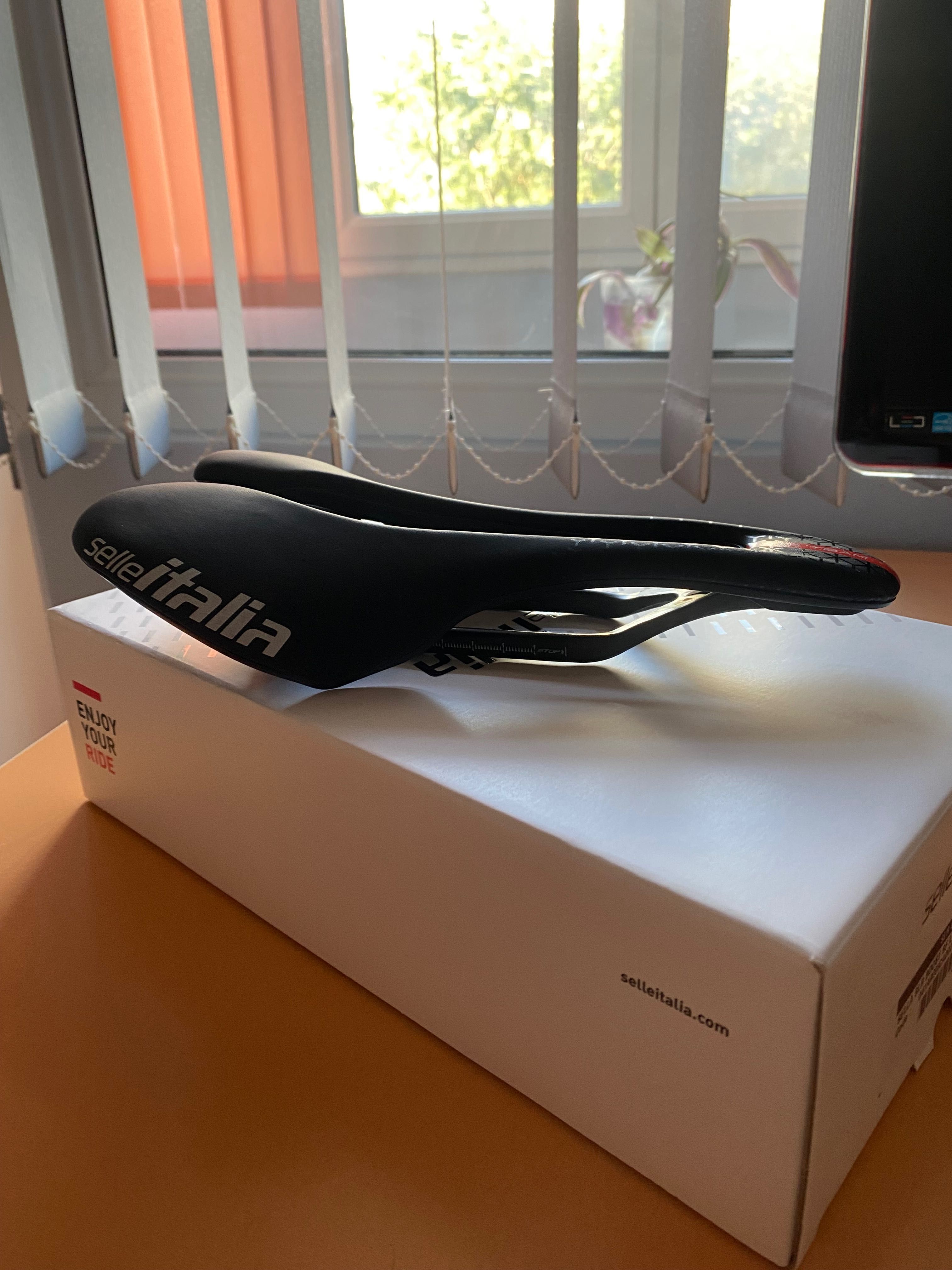 Седалка Selle Italia SLR Boost Pro Team 6.1 Carbonio Superflow