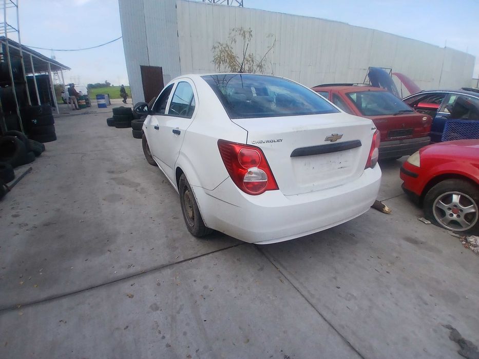 Dezmembram chevrolet aveo