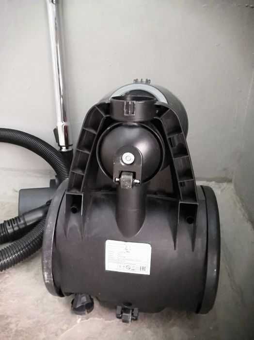 ОТДАМ ДАРОМ пылесос, ARG, мощный, РАБОТАЕТ СИЛЬНО. Дефект стыка, бу