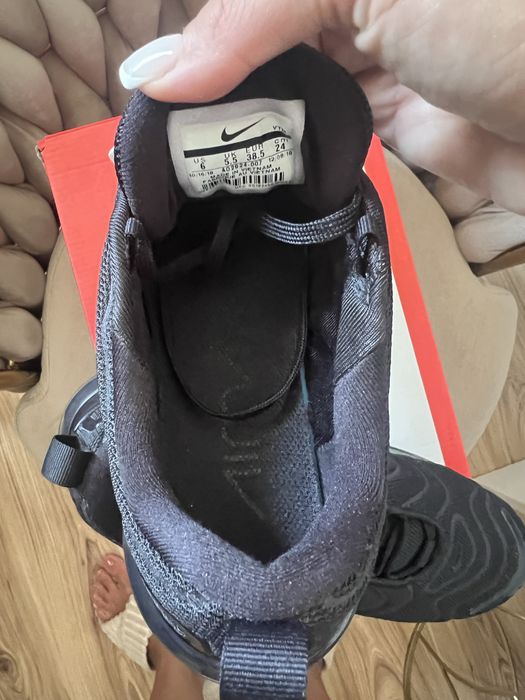 Vand pantofi sport dama Air Max 720,marimea 38,5