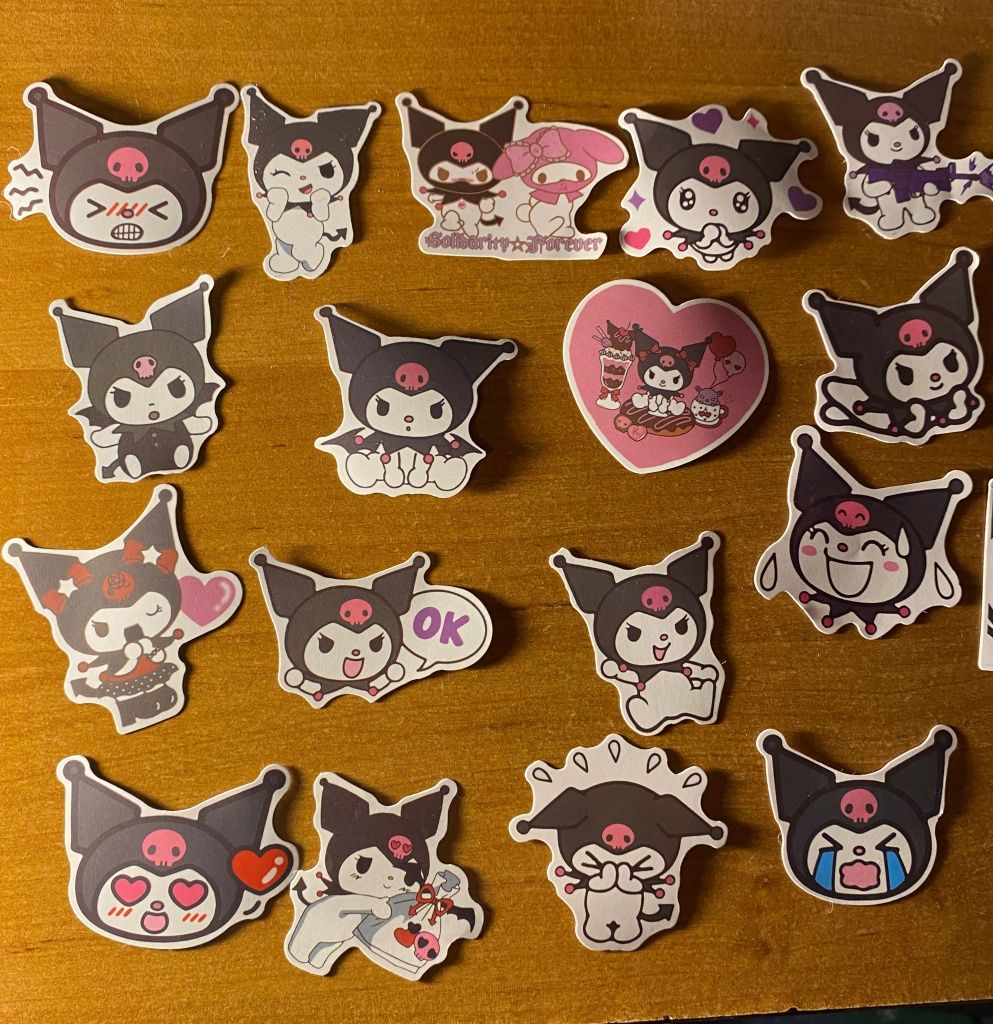 Stickere Kuromi din Sanrio (Hello Kitty)