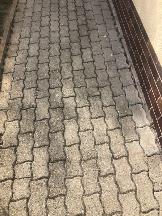 Vînd pavaj vibropresat 6 cm grosime.
