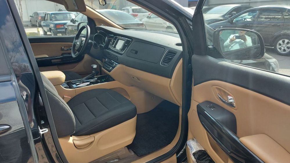 Продается kia grand carnival Dubai
